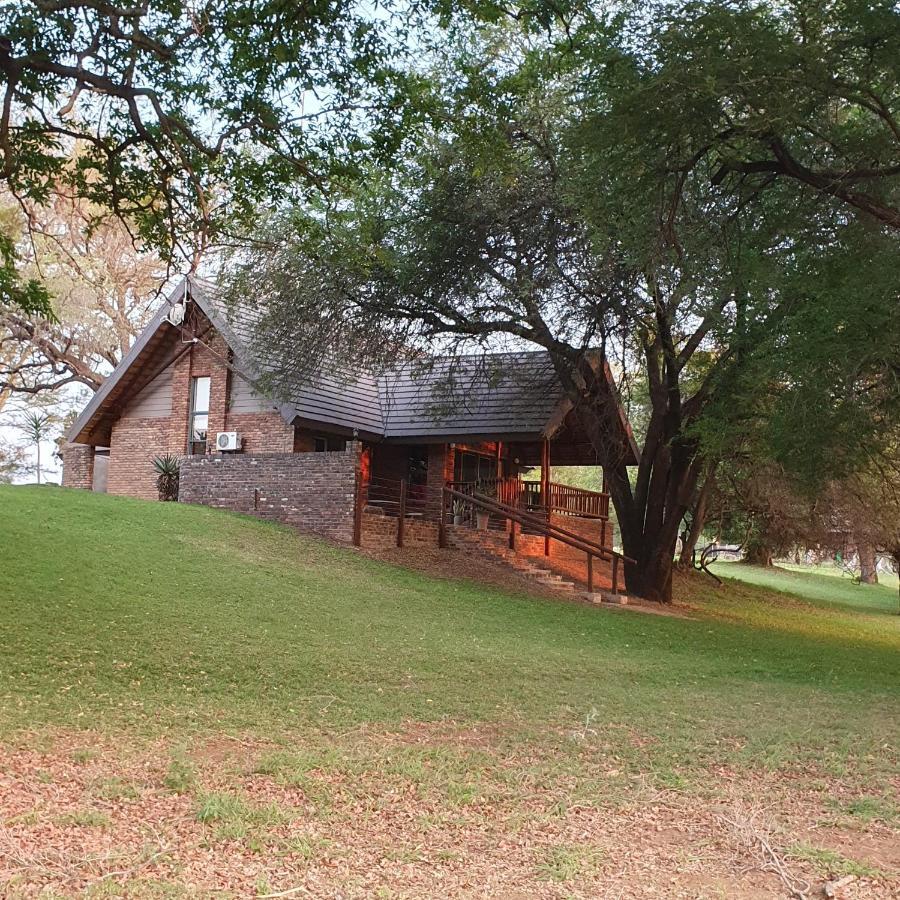 Ekuthuleni River Front Chalets Maruleng Экстерьер фото